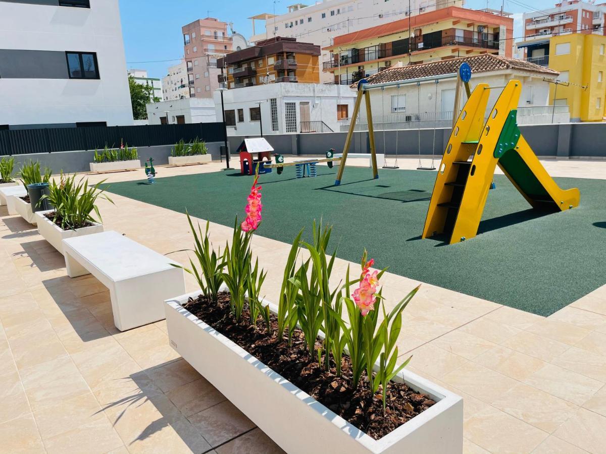 Apartamento Nuevo Junto Al Mar Con Plaza De Garaje!! Perfecto Para Familias Playa de Gandia Eksteriør billede